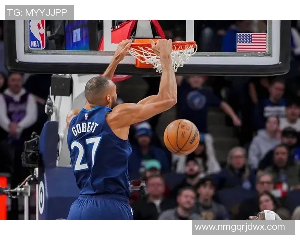 15号球星领衔球队攻防两端展现非凡实力引领胜利之路