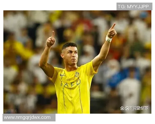 卡通版C罗足球明星形象：动感十足的传奇球星画作