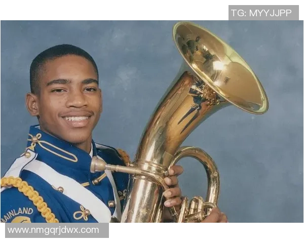 法国足球队的黑人球星：从历史到现状的传奇之路