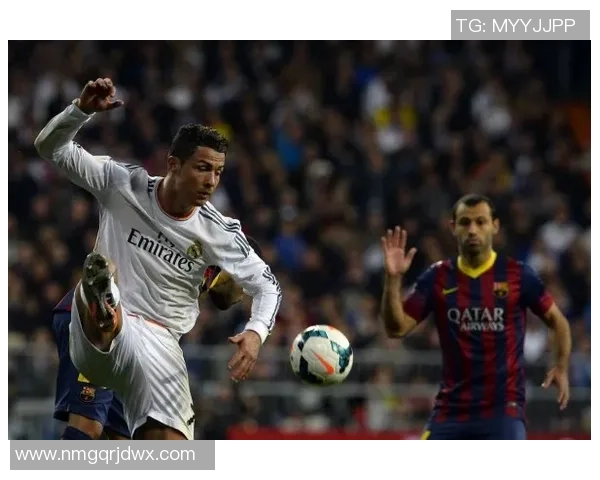 球星实战足球技巧与战术解析：从梅西到C罗的比赛智慧与关键表现